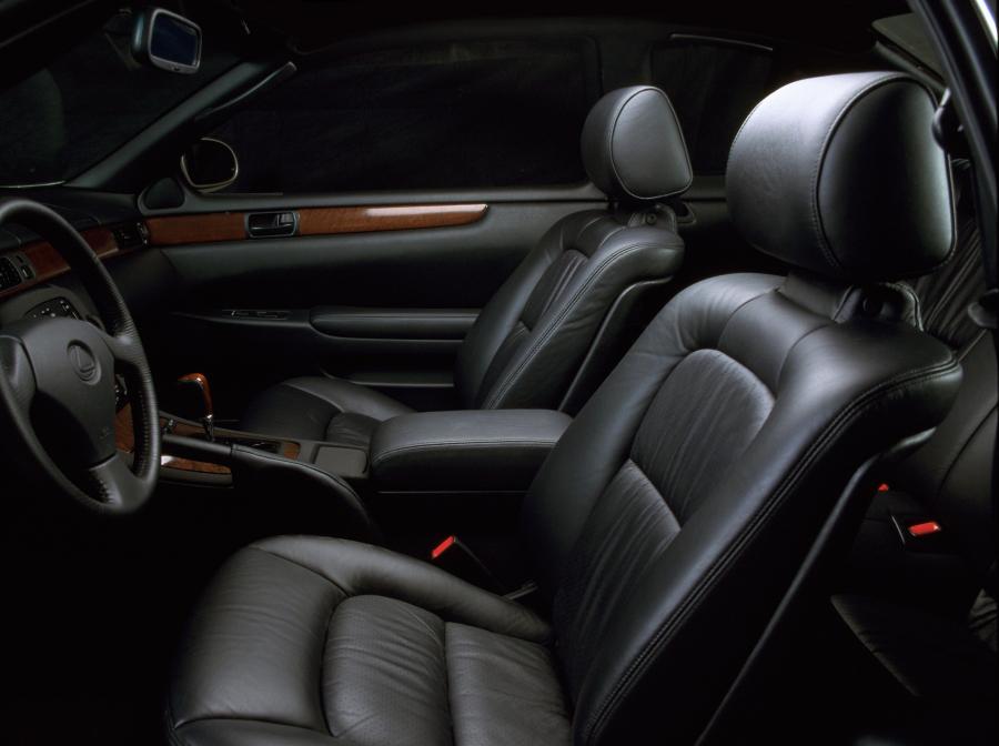  Lexus SC400 1998 года  (фото 2 из 4)